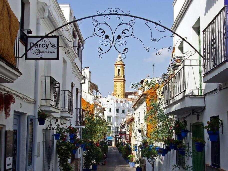 Beachfront Townhouse Estepona Bagian luar foto