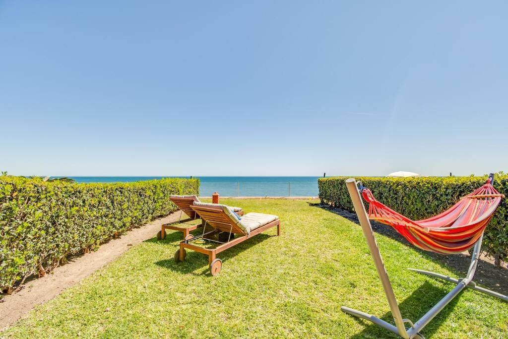 Beachfront Townhouse Estepona Bagian luar foto