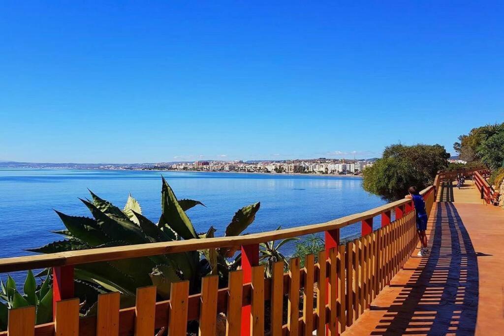 Beachfront Townhouse Estepona Bagian luar foto