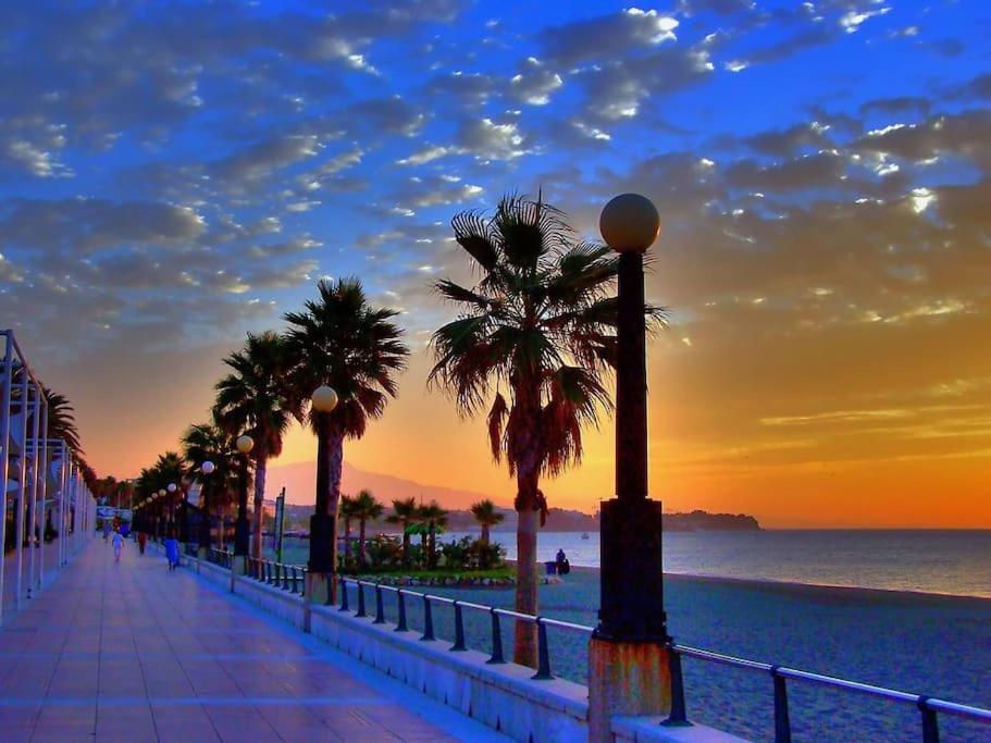 Beachfront Townhouse Estepona Bagian luar foto