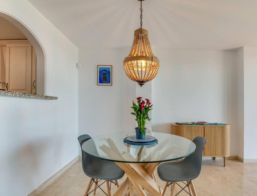 Beachfront Townhouse Estepona Bagian luar foto