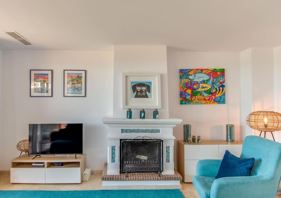 Beachfront Townhouse Estepona Bagian luar foto