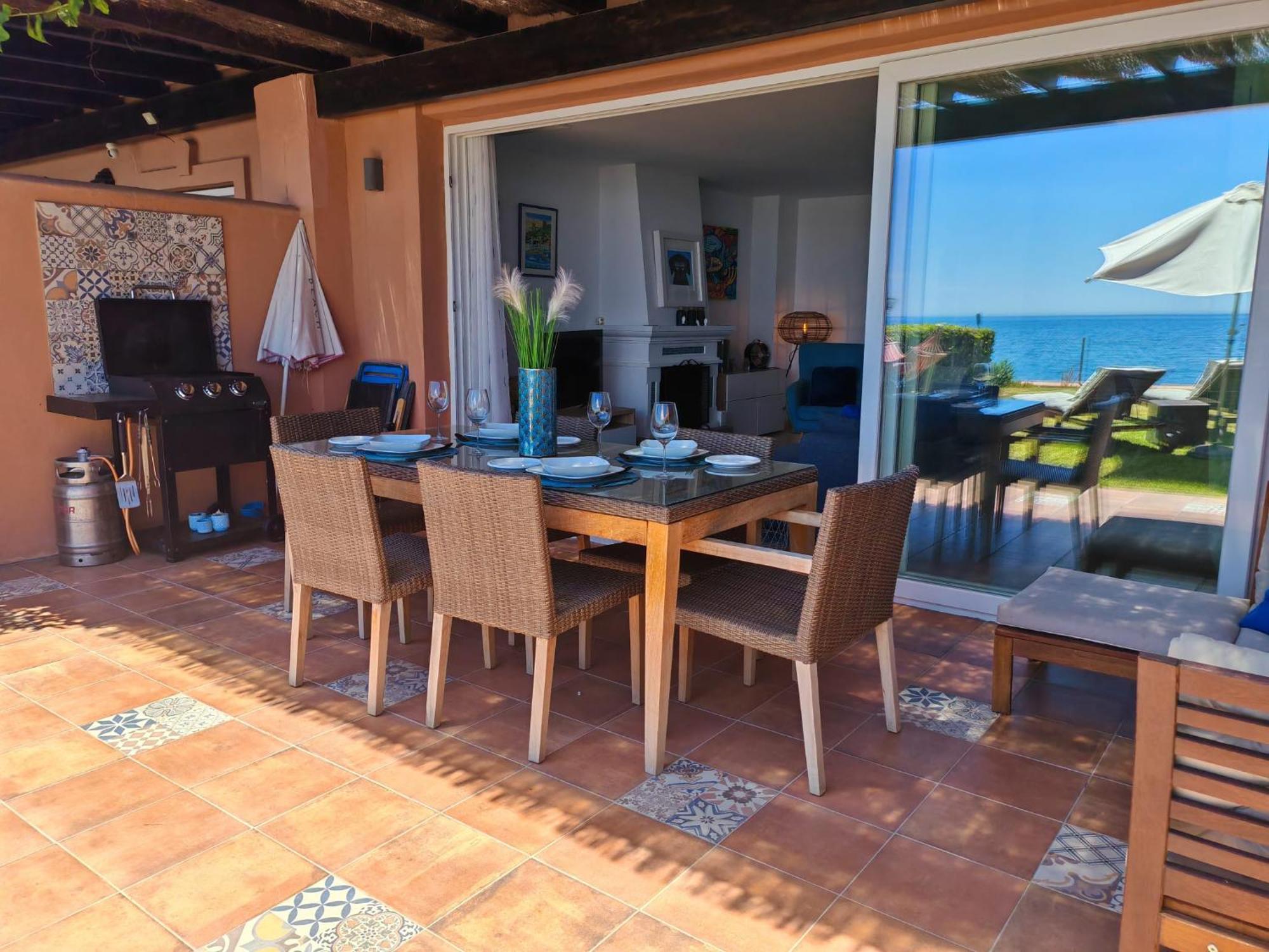 Beachfront Townhouse Estepona Bagian luar foto